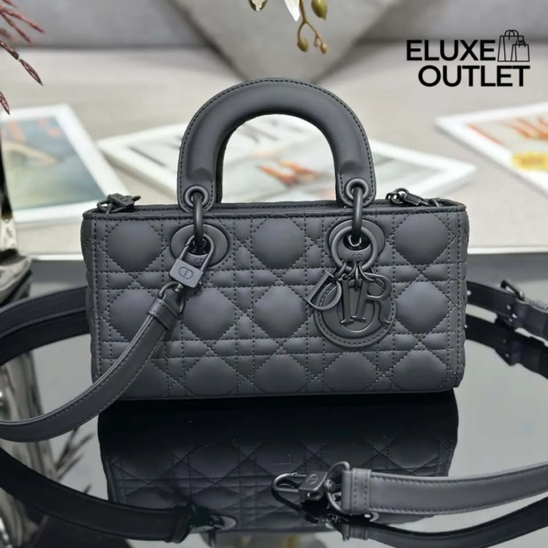 Lady D-Joy Mattes Schwarz 22 cm