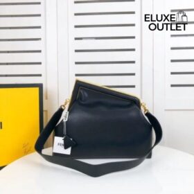 Tasche aus schwarzem Leder  20cm