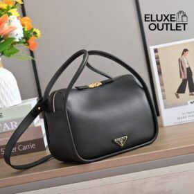Darling Lederhandtasche in Schwarz 18cm