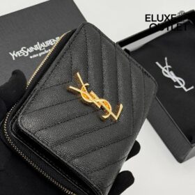 Cassandre matelassierte kompakte Zip-Around-Brieftasche aus Grain de Poudre Leder 12cm
