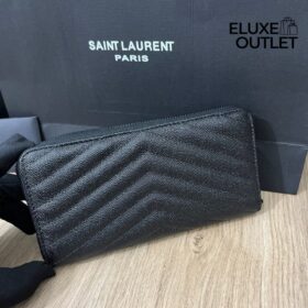 Cassandre matelassierte Zip-Around-Brieftasche aus Grain de Poudre Leder 19cm