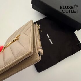 Cassandre gesteppte Zwei-Falten-Brieftasche aus Grain de Poudre Leder 10.5cm