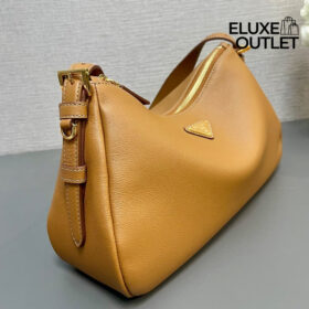 Mittelgroße Lederschultertasche in Karamell 18cm