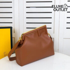 Tasche aus braunem Leder 20 cm
