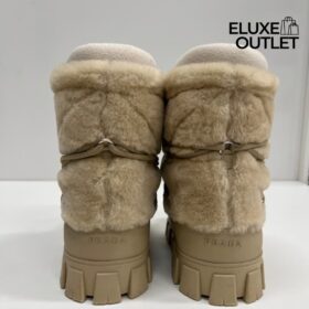 Après-Ski-Stiefel aus Shearling