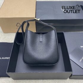 Le 5 à 7 Supple Baby aus genarbtem Leder 15cm