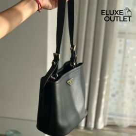 Die schwarze Ledertasche 22.5cm