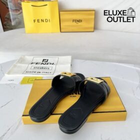 Sandalen aus schwarzem Leder