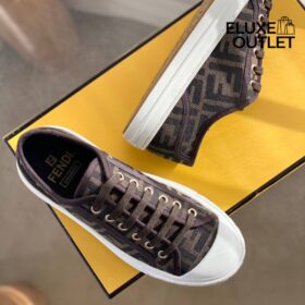 Niedrige Sneaker aus braunem Stoff mit FF-Muster
