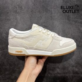 Niedrige Sneaker aus Canvas und weißem Wildleder