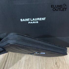 Cassandre matelassierte Zip-Around-Brieftasche aus Grain de Poudre Leder 19cm