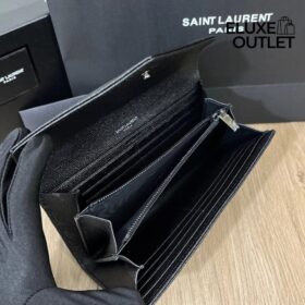 Cassandre matelassierte große Klappenbrieftasche aus Grain de Poudre Leder 19cm
