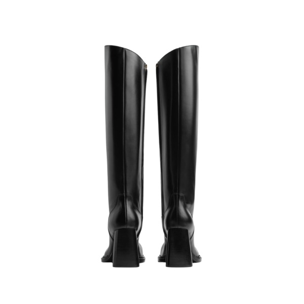 Kniehoher Stiefel in Schwarz