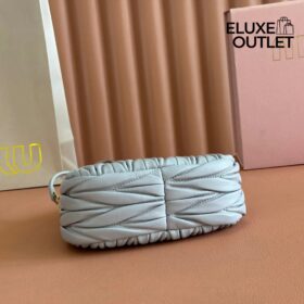 Matelassé-Nappa-Leder-Hobo Perlgrau 20cm