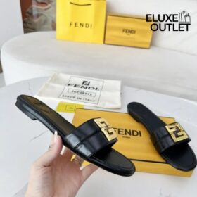 Sandalen aus schwarzem Leder