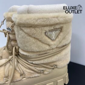 Après-Ski-Stiefel aus Shearling