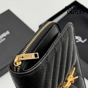 Cassandre matelassierte kompakte Zip-Around-Brieftasche aus Grain de Poudre Leder 12cm
