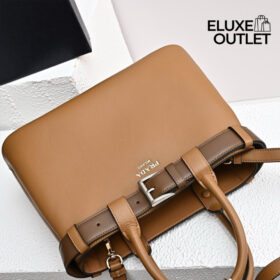 Buckle kleine Lederhandtasche Karamell 23cm