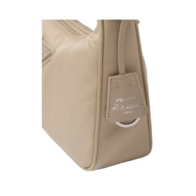 Re-Nylon Mini in Wüstenbeige 17cm