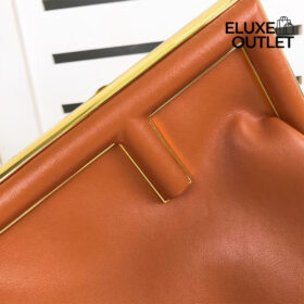 Tasche aus braunem Leder 20 cm