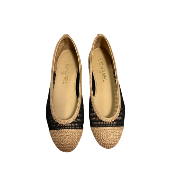 Raffia Ballet Flats Schwarz und Beige