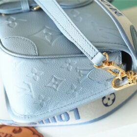 Diane Handtasche Hellblau 24 cm