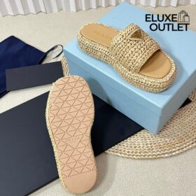 Geflochtene Raffia-Sandalen