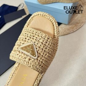 Geflochtene Raffia-Sandalen