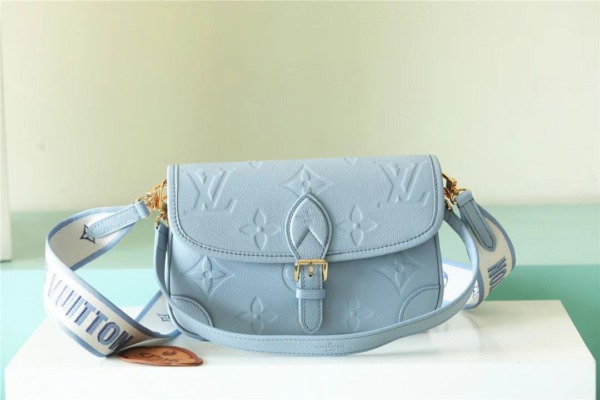 Diane Handtasche Hellblau 24 cm