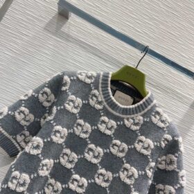 T-Shirt Jacquard Grau