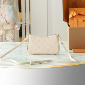 Easy Pouch On Cream 19cm