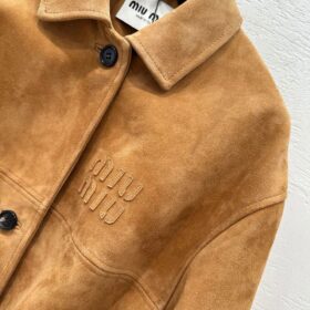 Wildlederjacke mit Gürtel in Kamelbraun