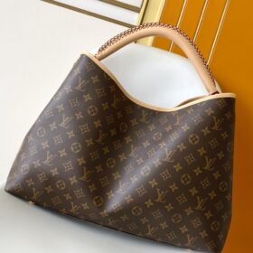 Again Monogram Canvass 30 cm