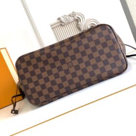 Neverfull MM Rose Ballerine 31cm
