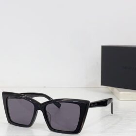 SL 657 Schwarz