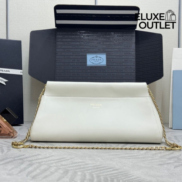 Medium Leather Weiß 15.5 cm