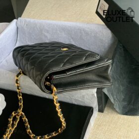 Classic Wallet on Chain Lammleder Schwarz/Gold 19 cm
