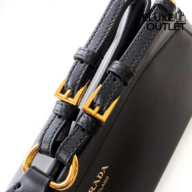 Medium Leather Schwarz 15.5 cm