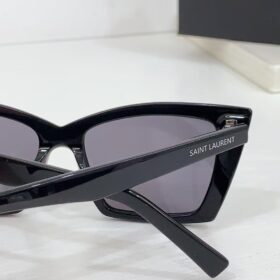 SL 657 Schwarz
