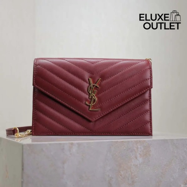 Cassandre Envelope Rot 22.5 cm