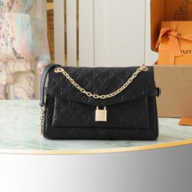 Anytime Flap Bag Schwarz 29.5 cm