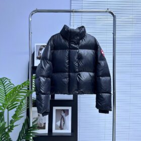 Cypress Cropped Schwarz