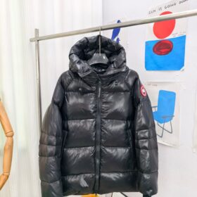 Puffer Daun Schwarz