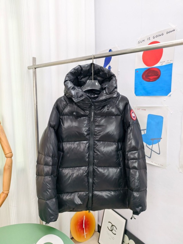Puffer Daun Schwarz