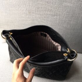 Black Monogram Artsy MM 47 cm