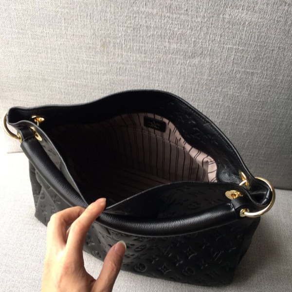 Black Monogram Artsy MM 47 cm