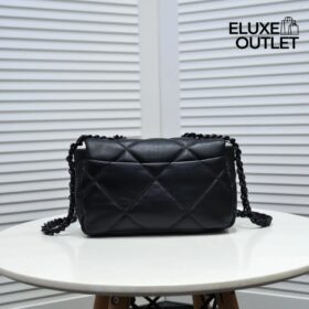 Schwarze Flap Bag 19