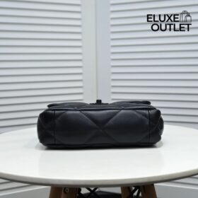 Schwarze Flap Bag 19