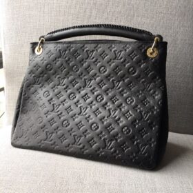 Black Monogram Artsy MM 47 cm