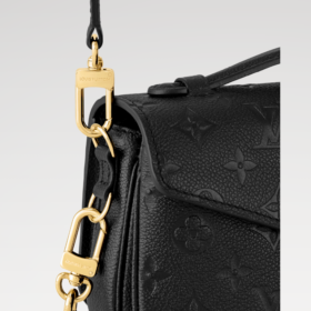 Pochette Metis East West Schwarz 21,5 cm